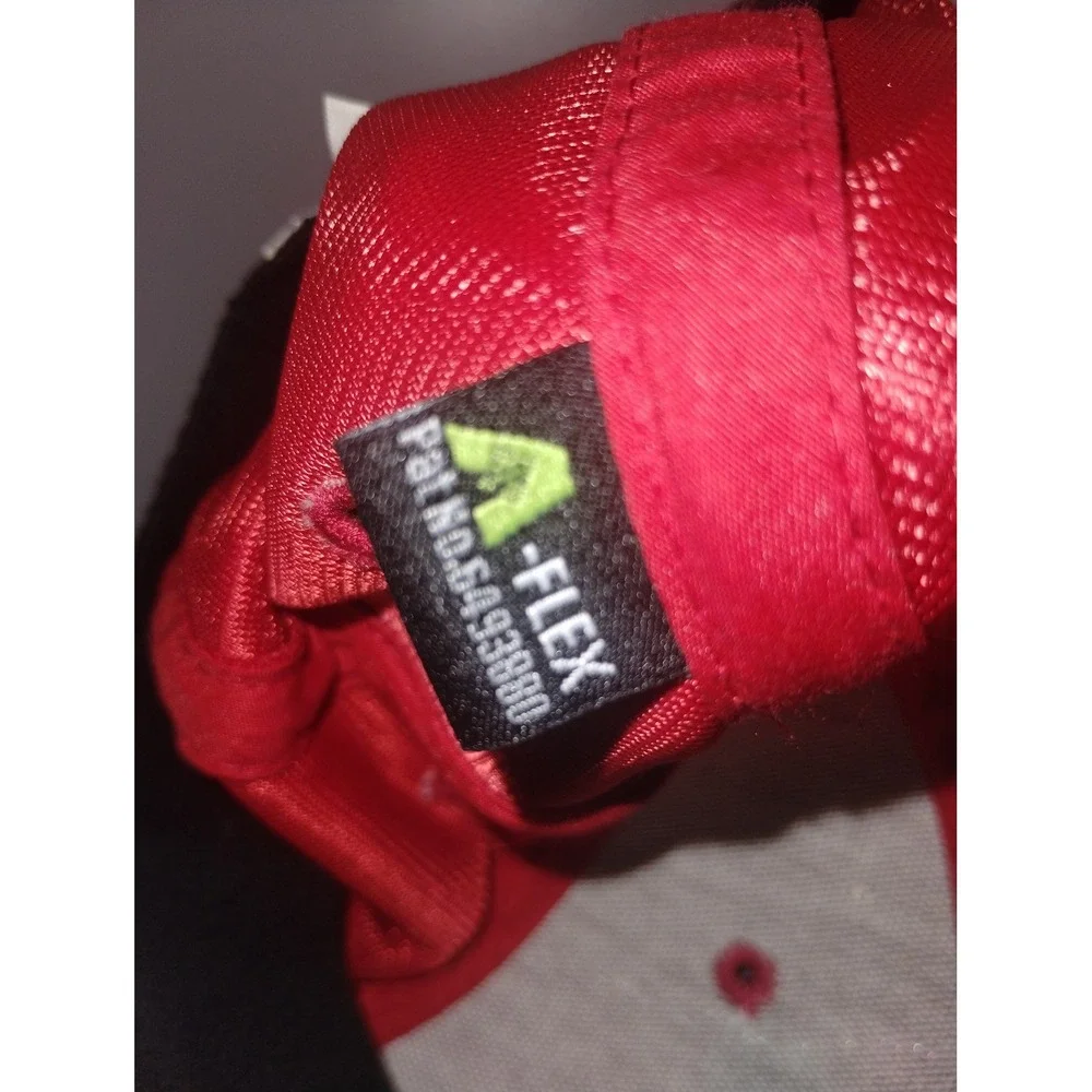 Red Skull sports hat cap